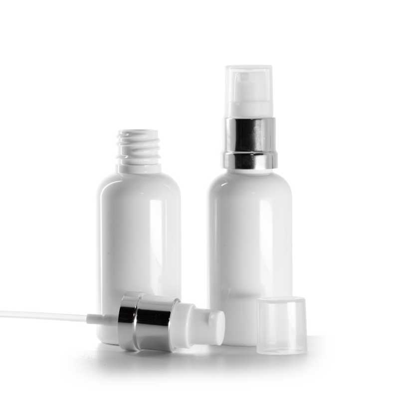 Fehér műanyag palack fényes fehér-ezüst adagolóval 50 ml