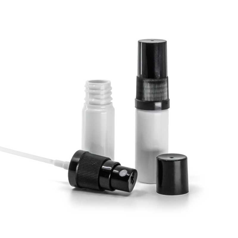 Fehér műanyag palack fekete finompermetezővel és fekete kupakkal, 10 ml