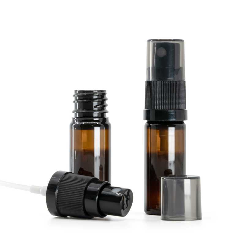 Barna műanyag üvegcse, fekete finompermetező, füstös felső kupak, 10 ml