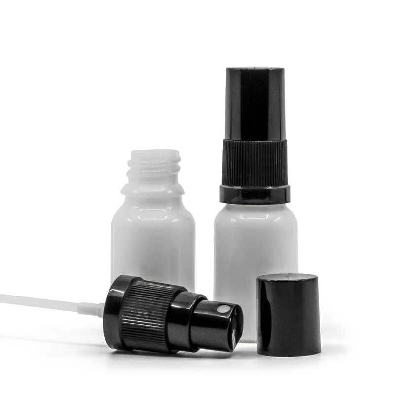 Fehér üvegpalack, fekete finompermetező fej, fekete kupak, 10 ml