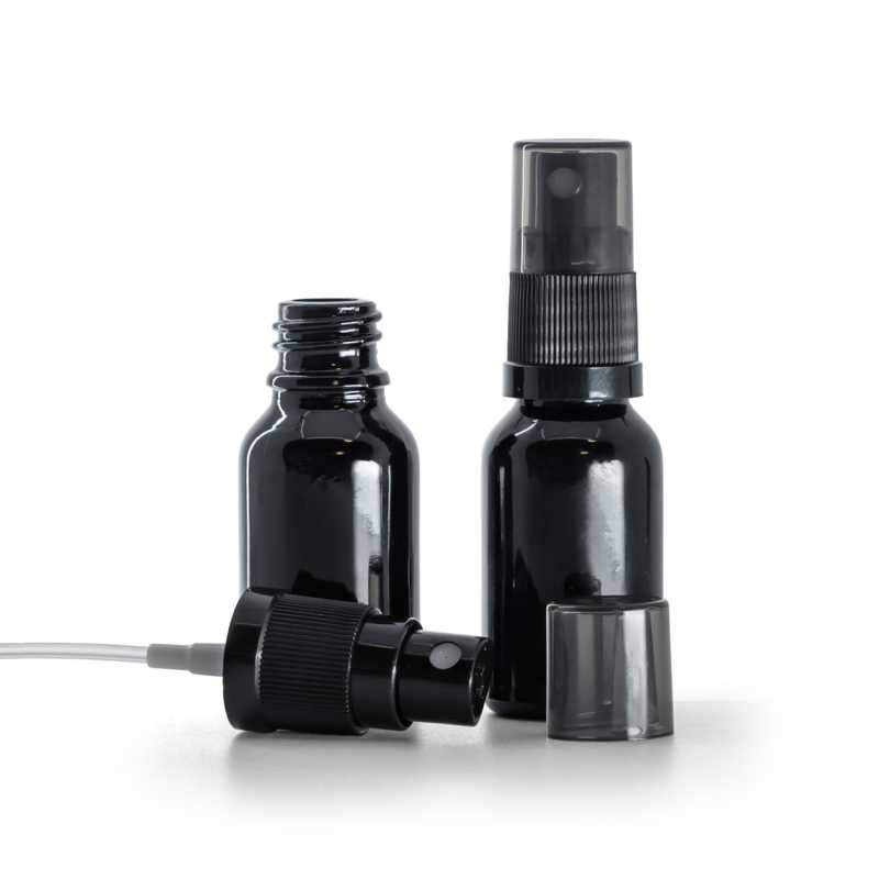 Fényes fekete üvegpalack fekete permetezőfejjel és füstszínű kupakkal 15 ml