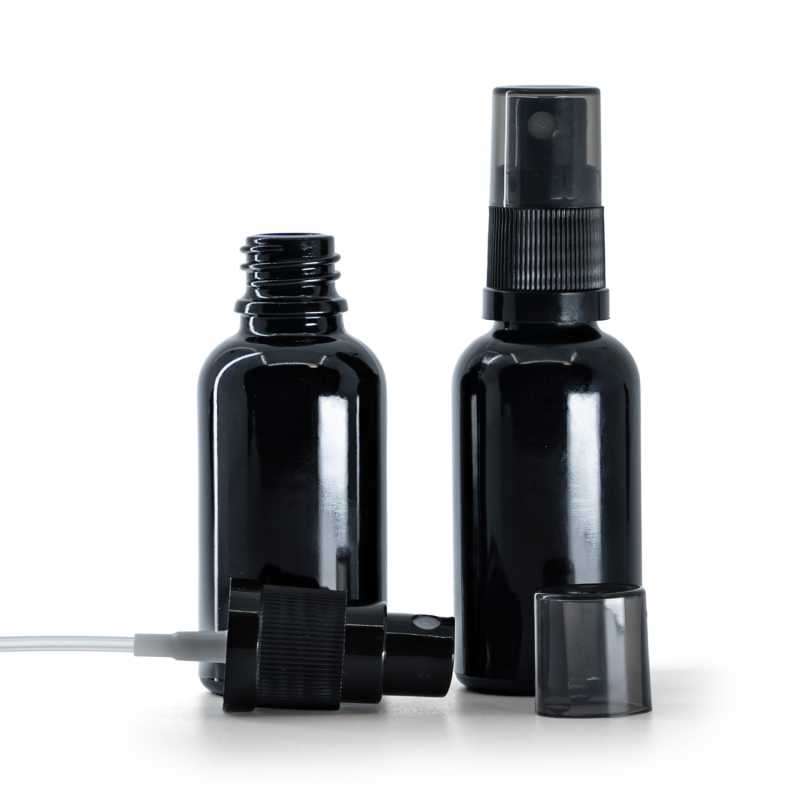 Fényes fekete üvegpalack fekete permetezőfejjel és füstszínű kupakkal, 30 ml