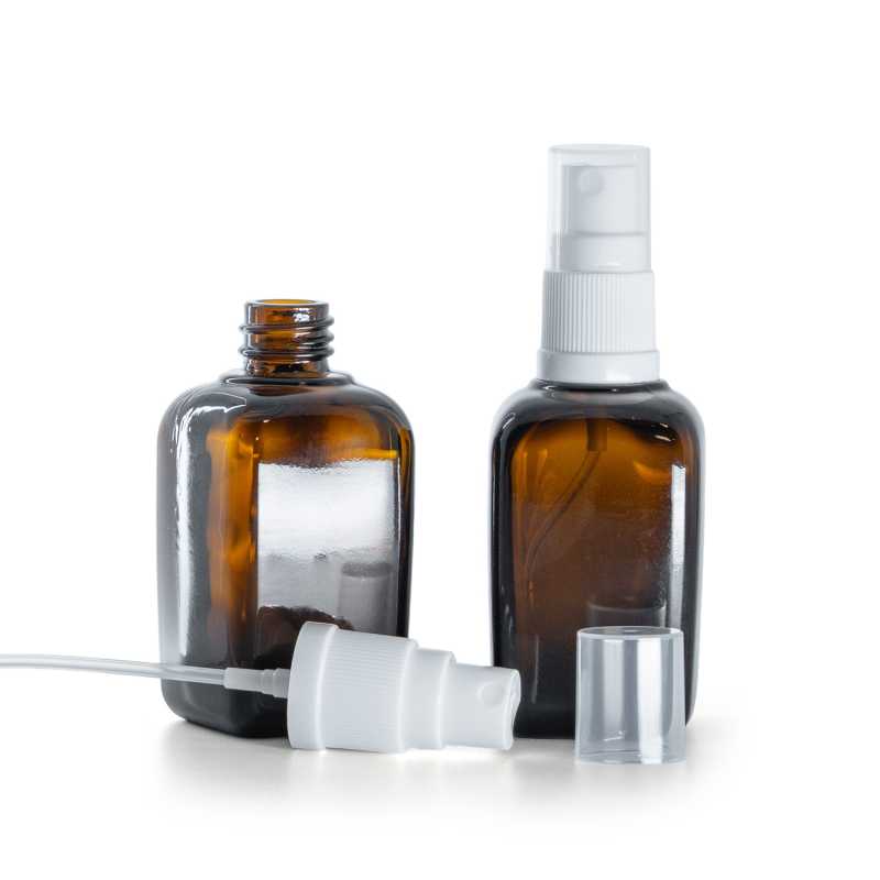 Borostyánszínű üvegpalack, szögletes, fehér permetező, 45 ml