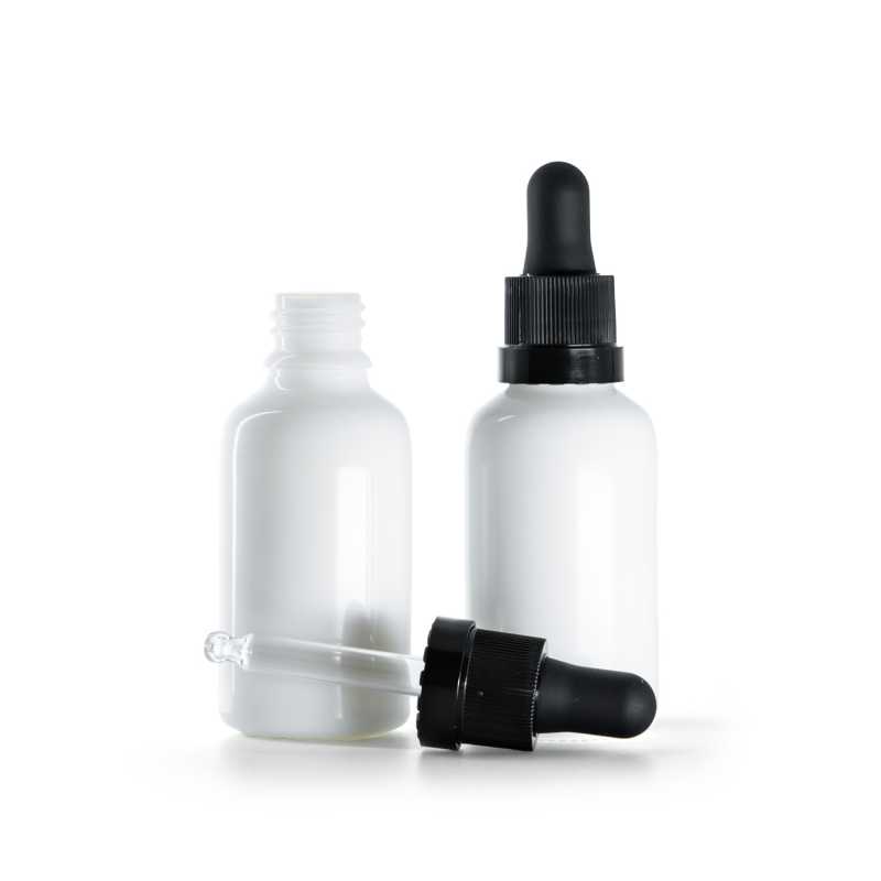 Fehér üvegpalack, fekete cseppentős kupak fényes gyűrűvel, 30 ml