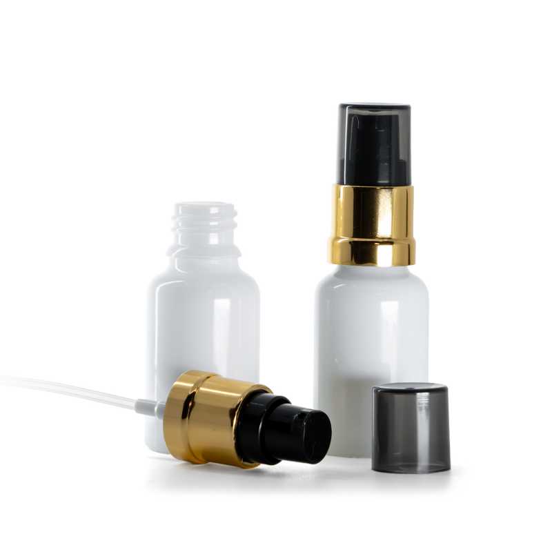 Fehér üvegcse, fekete-arany fényes pumpa füstös felső kupakkal, 15 ml