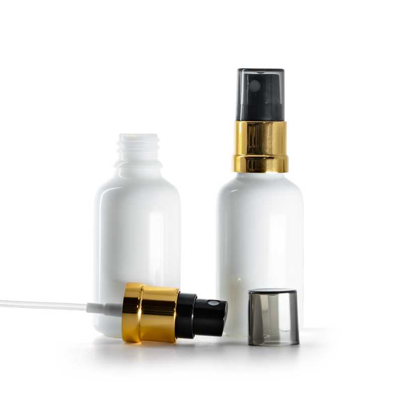 Fehér üvegcse, fekete-arany szórófej, füstös felső kupak, 30 ml