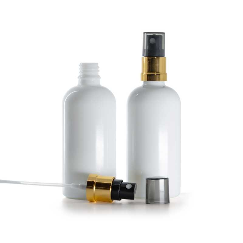 Fehér üvegpalack, fekete permetező arany gallérral, füstszínű kupak, 100 ml
