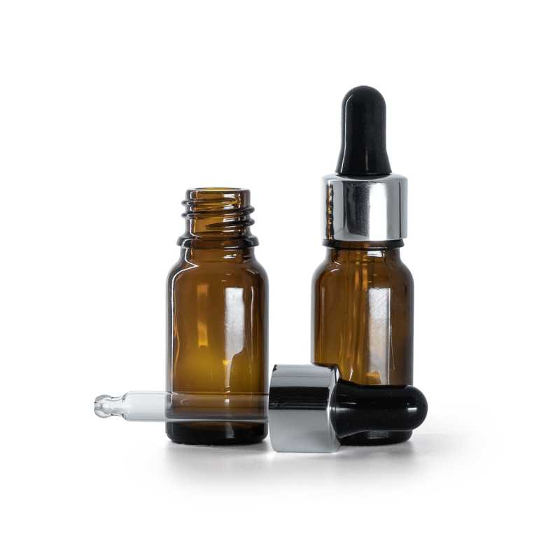 Borostyánszínű üvegpalack fekete-ezüst fényes cseppentővel, 10 ml