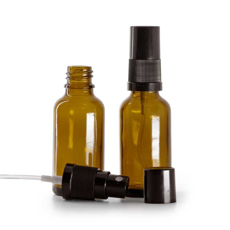 Borostyánszínű üvegpalack fekete permetezőfejjel és fekete kupakkal, 30 ml