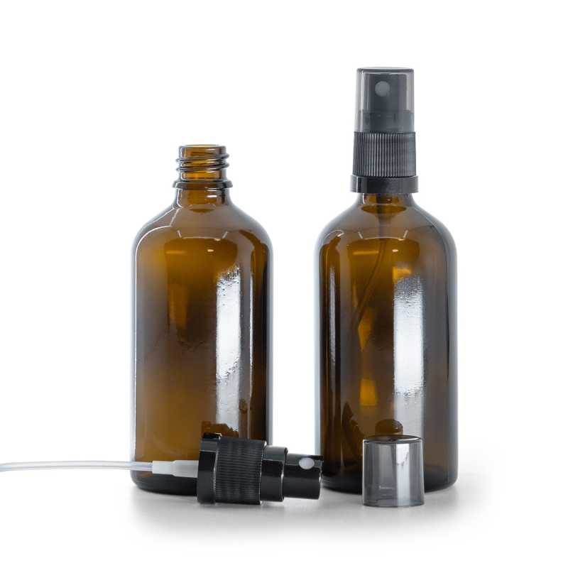 Borostyánszínű üvegpalack, fekete finompermet-szórófej, smoky kupak, 100 ml