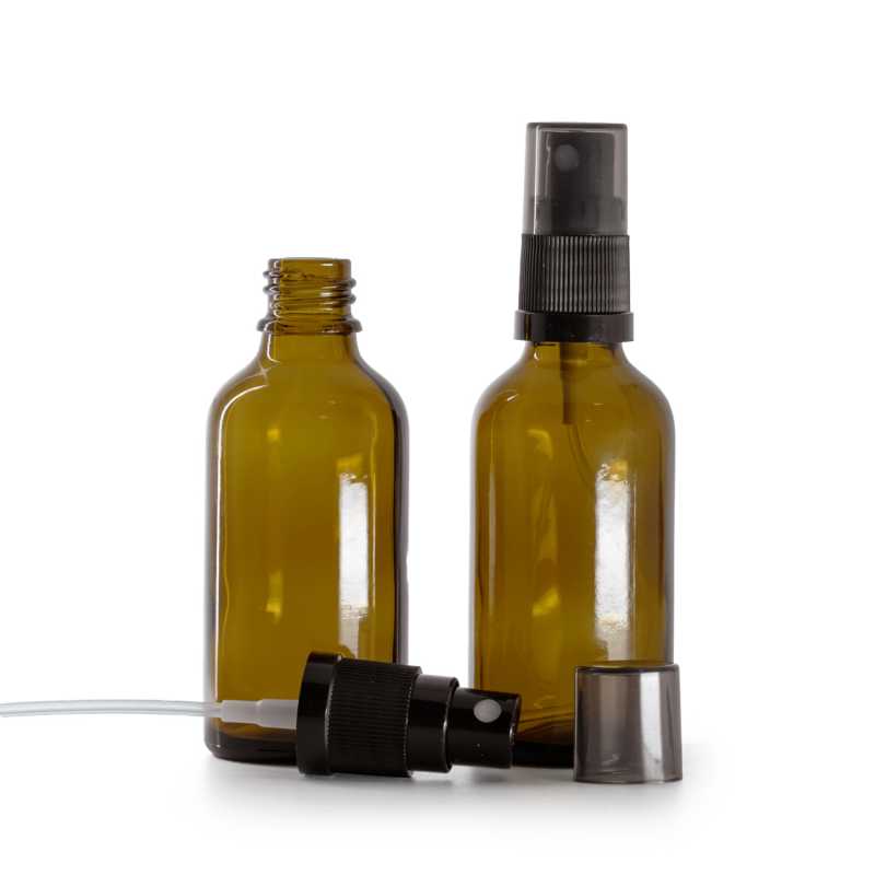 Borostyánszínű üvegpalack, fekete finompermet szórófej, smoky kupak, 50 ml