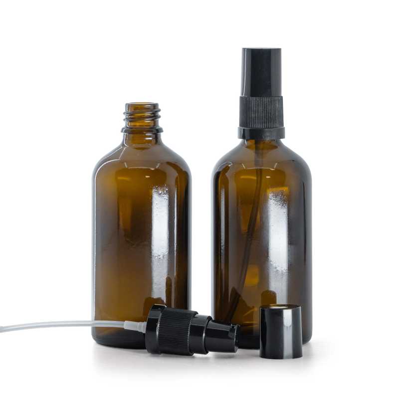 Borostyánszínű üvegpalack fekete adagolófejjel és fekete kupakkal, 100 ml