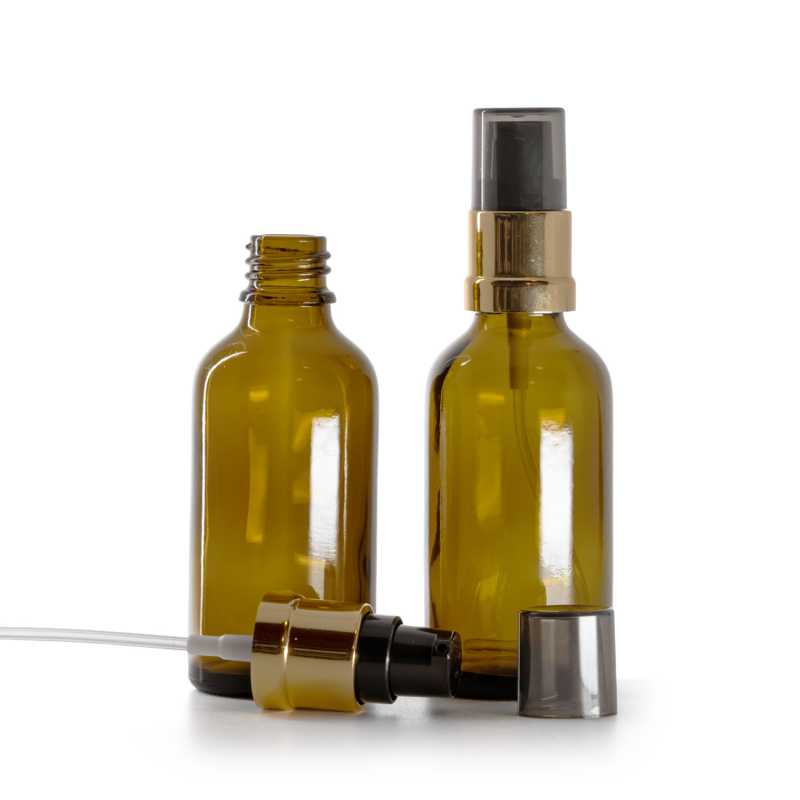 Borostyánszínű üvegpalack fényes fekete-arany pumpával, 50 ml