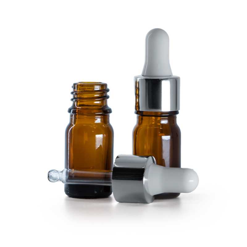 Borostyánszínű üvegpalack, fényes ezüst pipetta, 5 ml