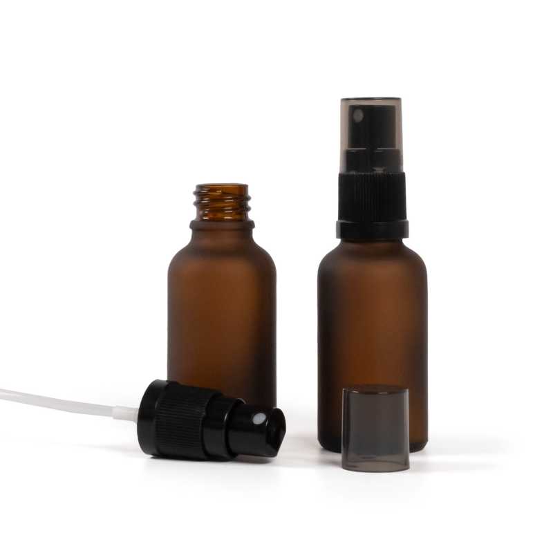 Matt borostyánszínű üvegpalack, fekete finompermetező, füstös kupak, 30 ml