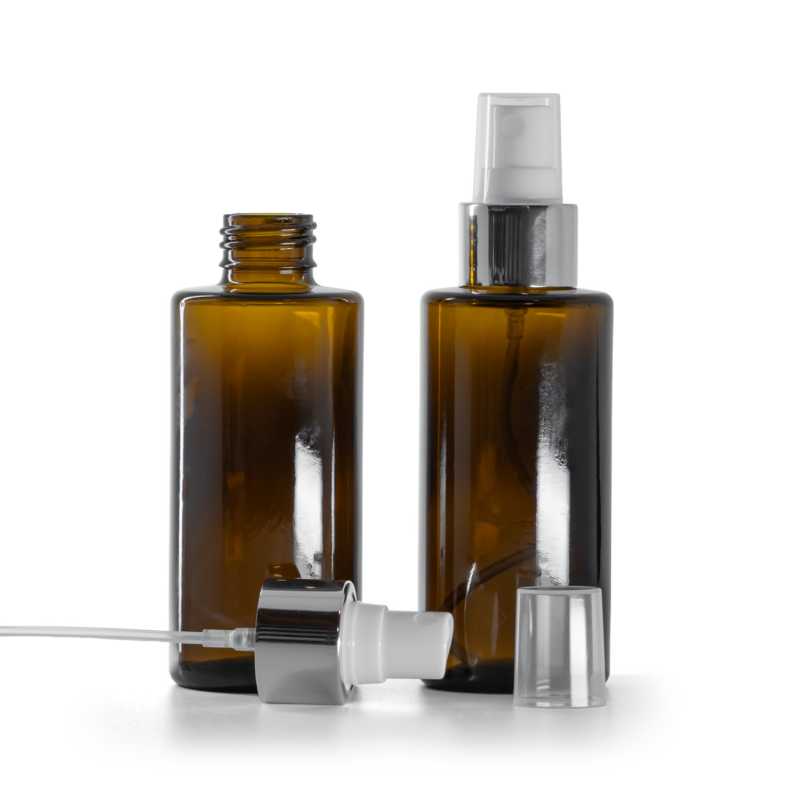 Borostyánszínű üvegpalack, egyenes nyak, 24 mm, fehér permetezőfej fényes ezüst gyűrűvel, 100 ml