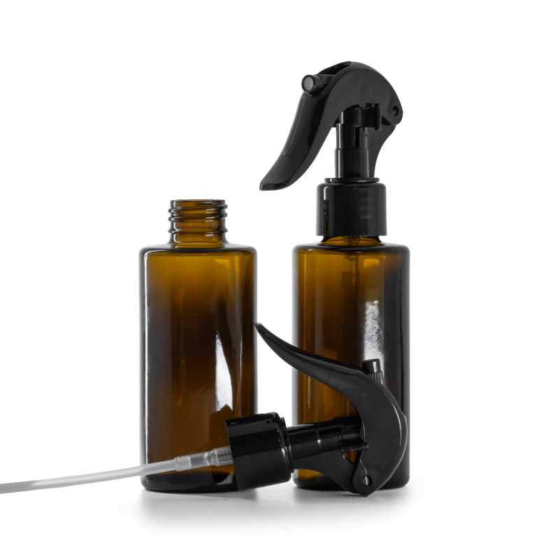 Borostyánszínű üvegpalack, egyenes nyak, 24 mm, fekete trigger permetező, 100 ml