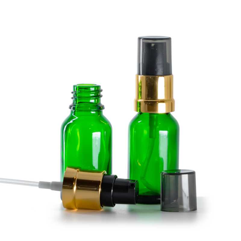Zöld üvegcse, fekete-arany fényes pumpa füstös felső kupakkal, 15 ml