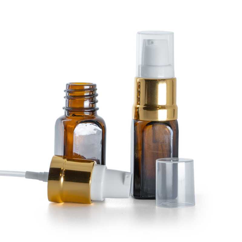 Szögletes borostyánsárga üvegpalack, fényes arany-fehér pumpa, 10 ml