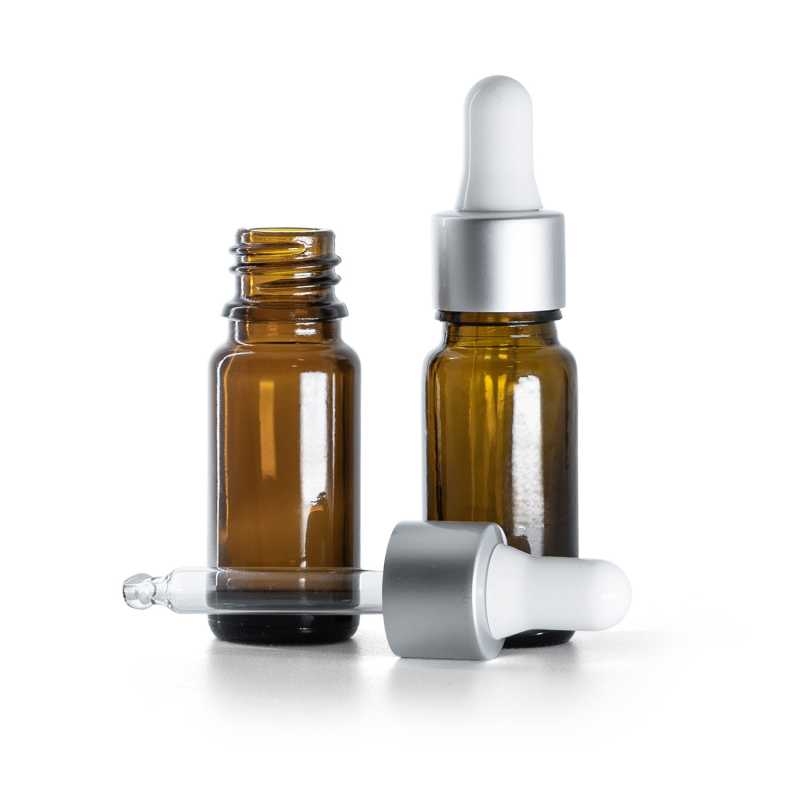 Magas, B típusú borostyánszínű üvegpalack, matt ezüst pipettás kupakkal, 10 ml